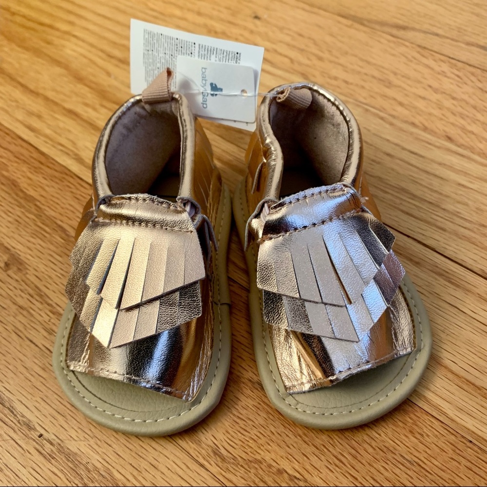 Gap Baby Girl Metallic Tassel Moccasins Sandals Shoes Rose Gold Size 3-6 Months